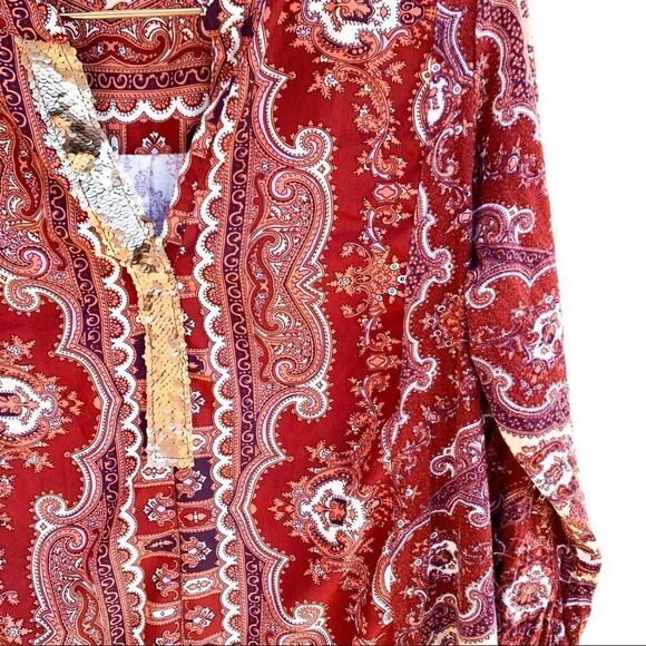 Tiny Maroon Paisley Print Gold Sequin Blouse Top - Picture 5 of 11